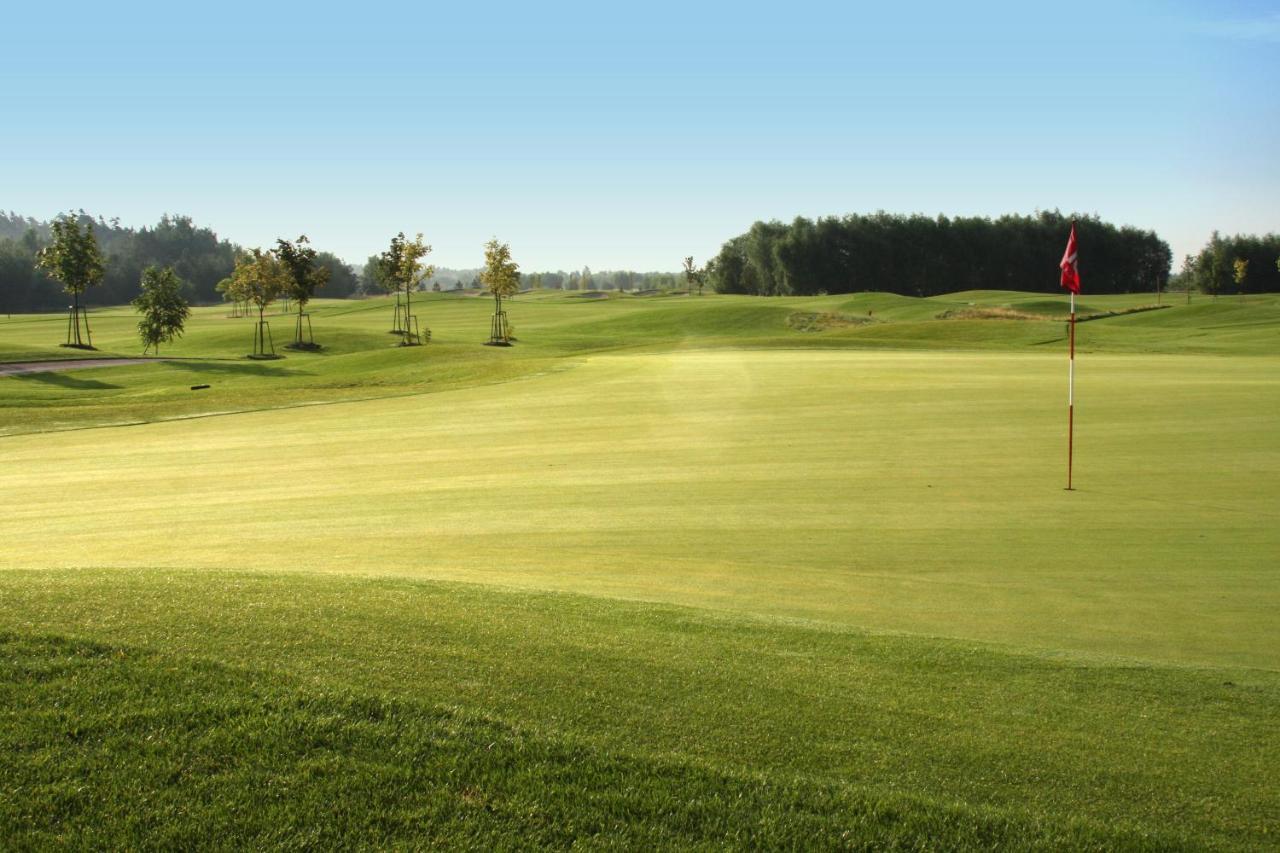 Golf & Spa Kuneticka Hora Dritec Extérieur photo