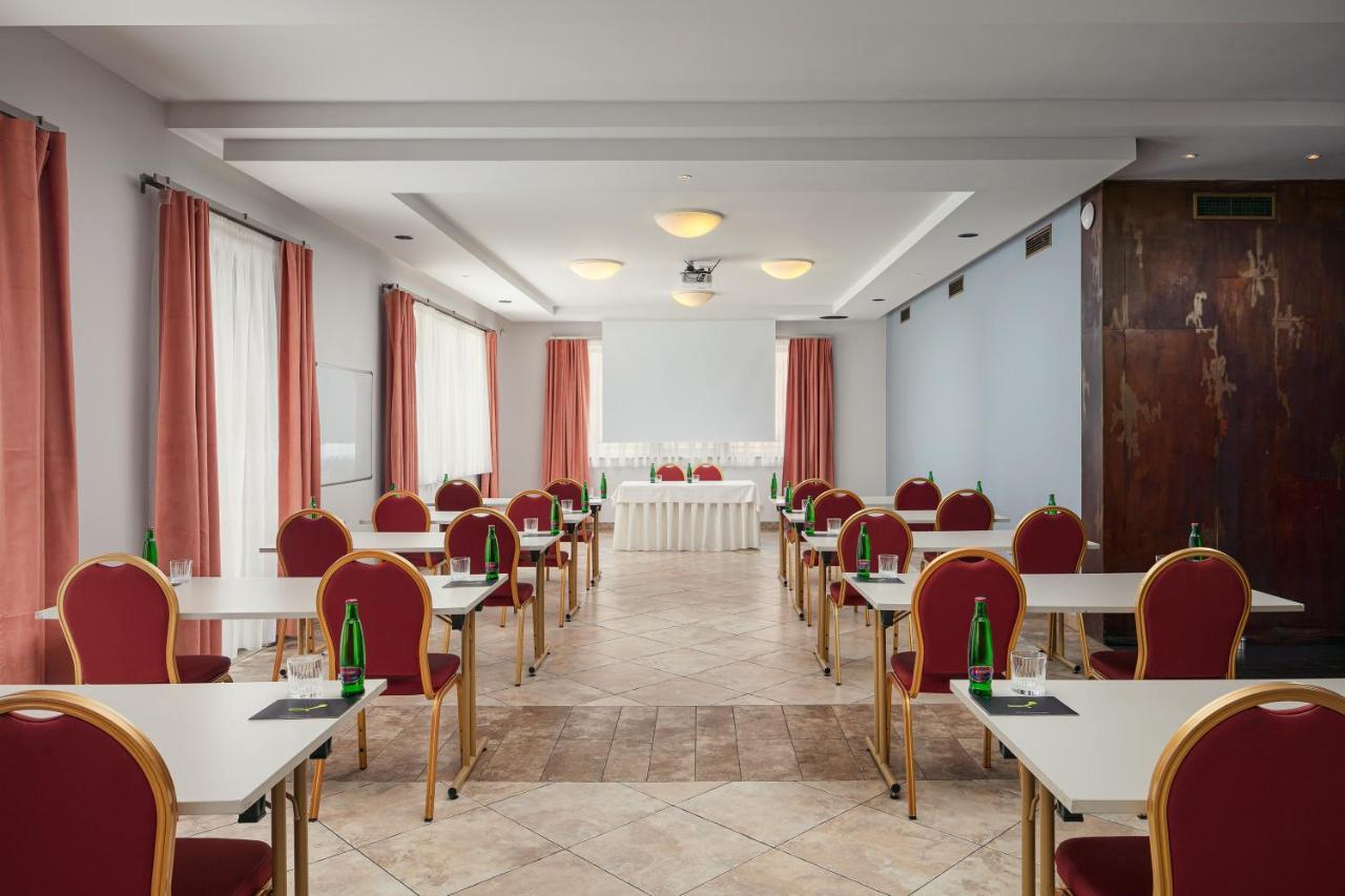 Golf & Spa Kuneticka Hora Dritec Extérieur photo