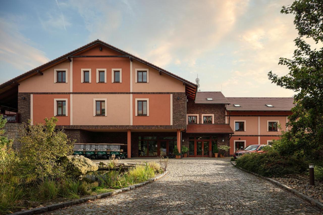 Golf & Spa Kuneticka Hora Dritec Extérieur photo
